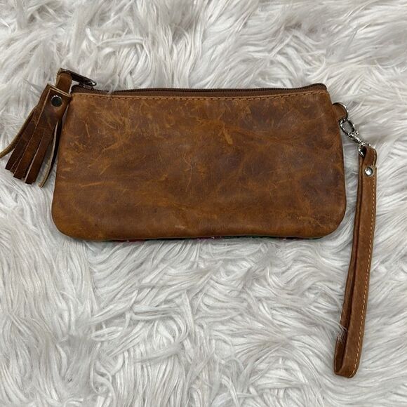 Sabra & Sand Huipile and Leather Floral Tasseled Wristlet - Picture 5 of 16